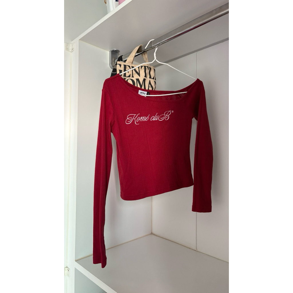Used‼️ kome.offi เสื้อไหล่ตก รุ่น windy top สีแดง