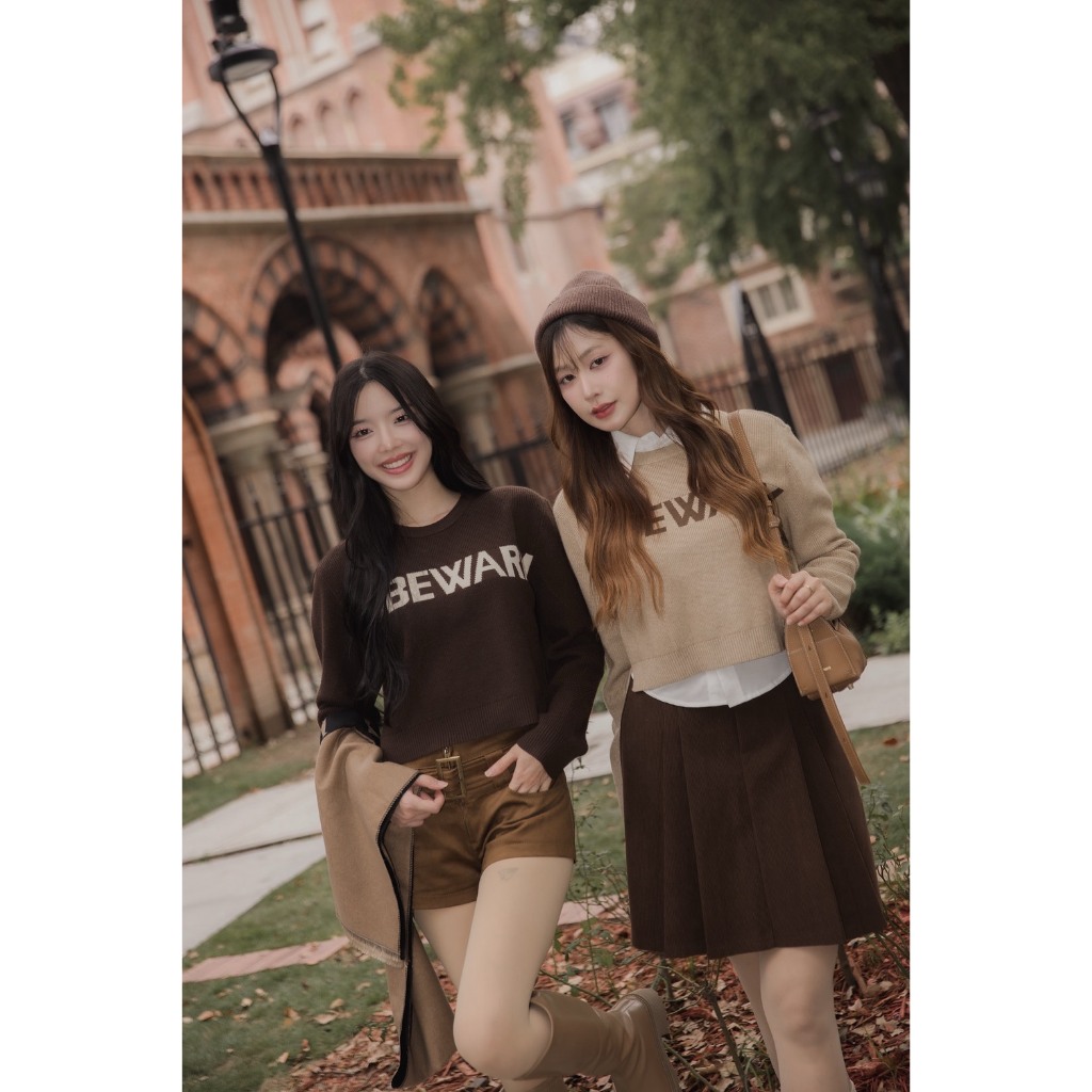 KNS22 TOBEWARM Crop Top Sweater