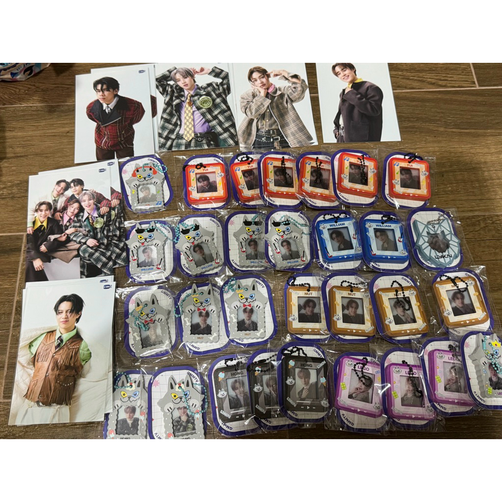 กาชาปอง พวงกุญแจ โปสการ์ด LYKN CONCERT GMMTV