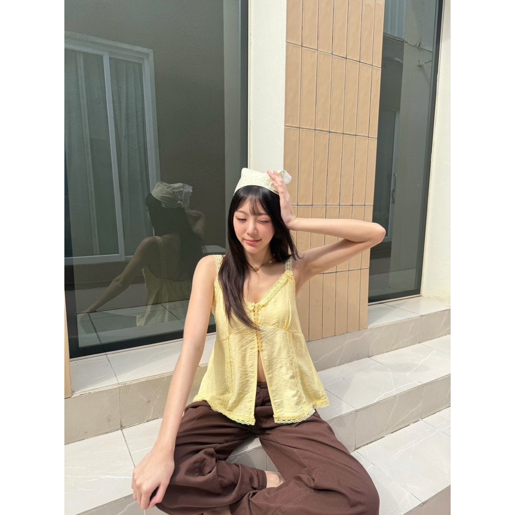 BY IRA Fayla Top เสื้อสายเดี่ยวผ้าลูกไม้ฉลุ ดีเทลแต่งลูกไม้  สีละมุนน่ารักแอบเซ็กซี่ ใส่แมทช์กับกางเกงขาสั้น ก็คือสวยมาก รูปที่ 2