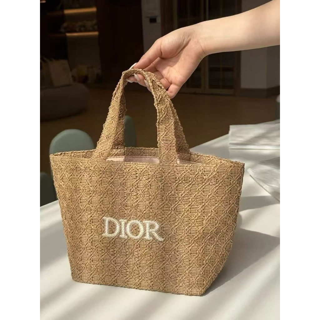 Dior premium gift กระเป๋าสาน ของแท้ 100%
