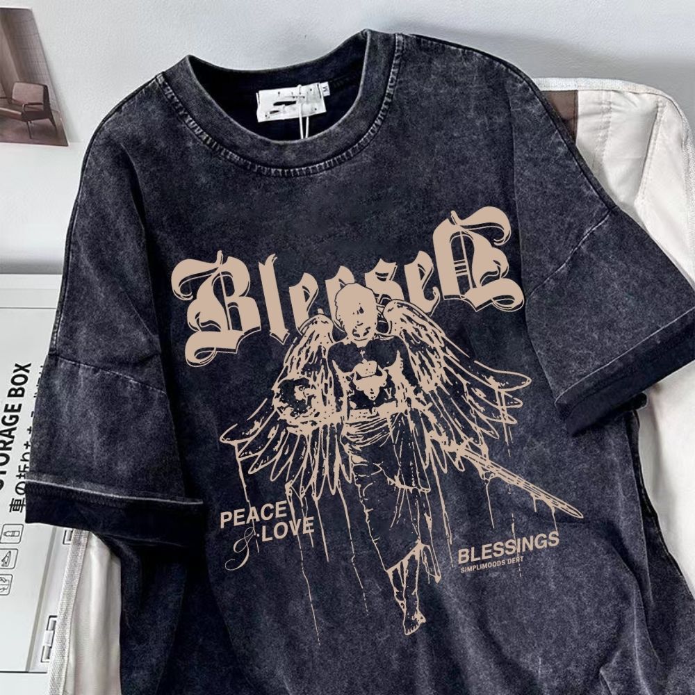 TeeTwoOneเสื้อยืดชาย ลาย เสื้อยืดผ้าคอตตอน BLEESED ผ้าฝ้ายใส่สบาย สไตล์เกาหลี เสื้อยืด มินิมอล เสื้อ【COD】