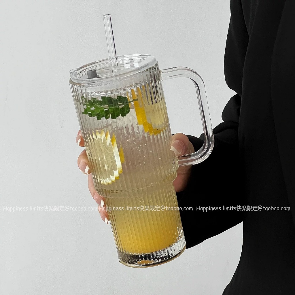 แก้วน้ำแก้วใสสไตล์ Ins 600ML พร้อมมือจับ แก้วน้ำกระจกสำหรับผู้หญิง สวยงาม สำหรับฤดูร้อน แก้วน้ำผลไม้และเครื่องดื่มพร้อมฝ