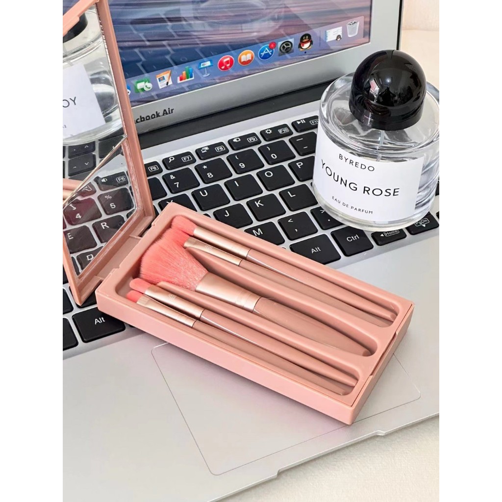 เซตแปรงแต่งหน้า3CEเซตแปรงแต่งหน้าสุดคุ้มขนาดพกพา ดุจพกพาความสวยไปด้วยทุกที่ งานปั้มโลโก้