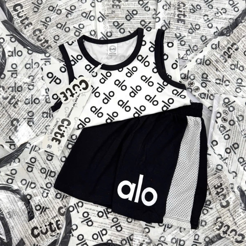 #พร้อมส่ง (สีดำ/ขาว/เทา) ชุดสีสุภาพ หล่อมากชุดนี้เท่ห์ๆ เซ็ทแขนกุดต้องจัดเลยนะคะ งานตรงปก %  -€  [งานจริงแบบในรูป]