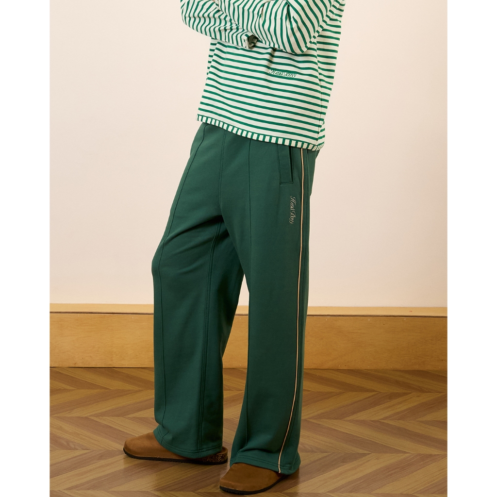 Headboyy Track Pants – กางเกงวอร์มเฮดบอย ทรงกระบอกตรง  (Green / Black / Cream)