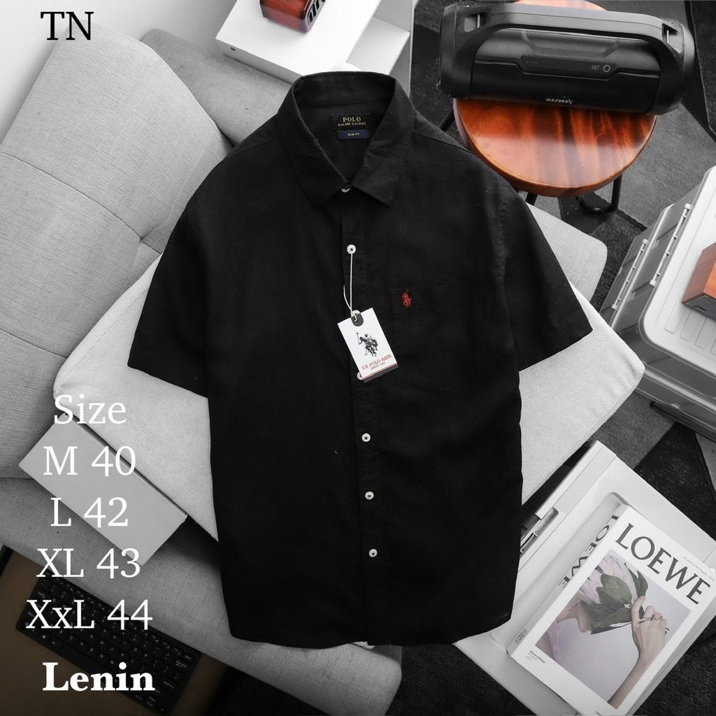 เสื้อเชิ้ตแขนสั้นคอปกสีดำปักโลโก้