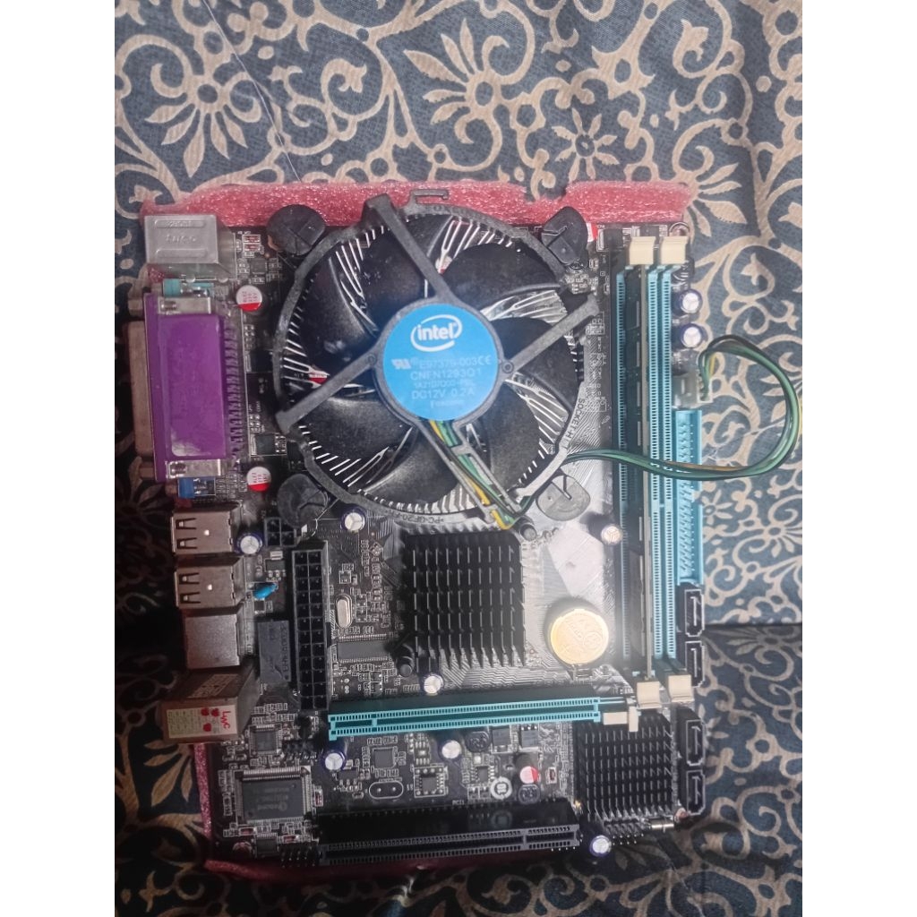 Cpu core 2 quad q 9400 +Mb + Ram มือ2