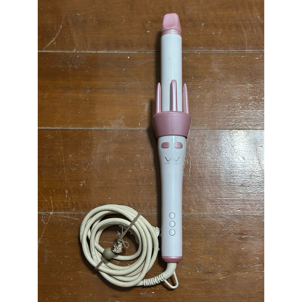 ที่ม้วนผมอัตโนมัติ Vivid&Vogue (มือสอง) (อ่านรายละเอียดก่อนสั่งซื้อนะคะ)