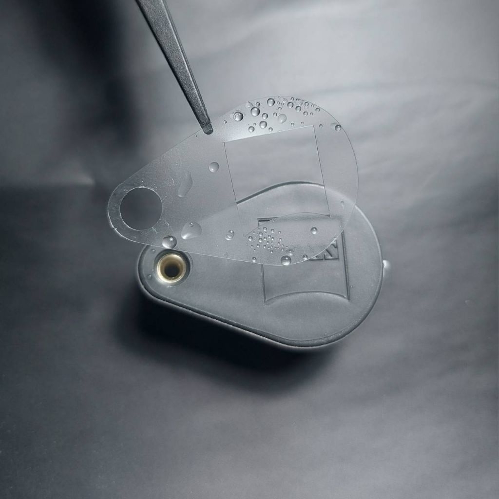 ฟิล์มใสกันรอยกล้องส่องพระ zeiss D-40 blue marine และ D-40 ตัวธรรมดารุ่นปัจจุบัน