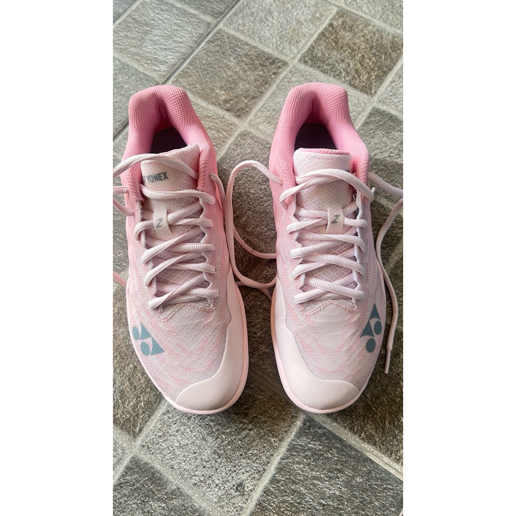 รองเท้า YONEX AERUS Z ไซต์ 38 (24 cm) ใส่ 2 ครั้ง