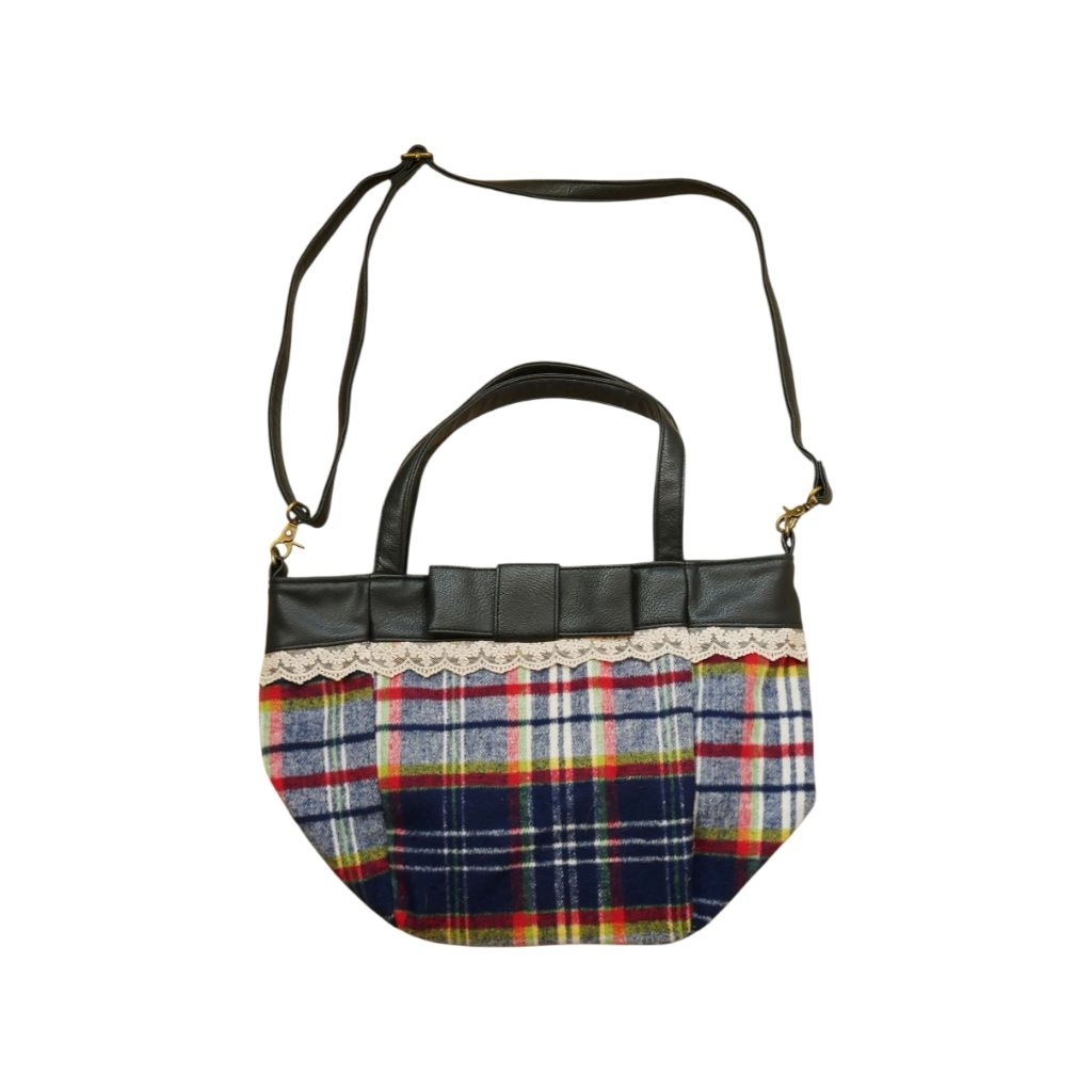 กระเป๋า Axes Femme แท้