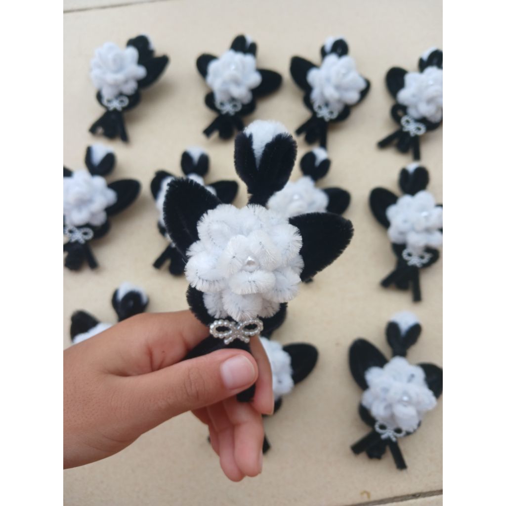 เข็มกลัดดอกมะลิไว้อาลัย ทำจากลวดกำมะหยี่DIY