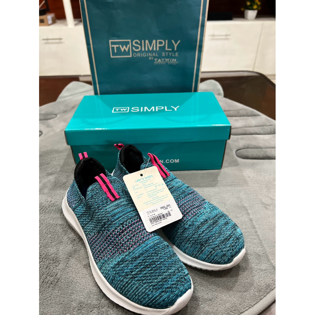 ใหม่!! รองเท้าหญิงTW SIMPLY ราคาปกติ1,350