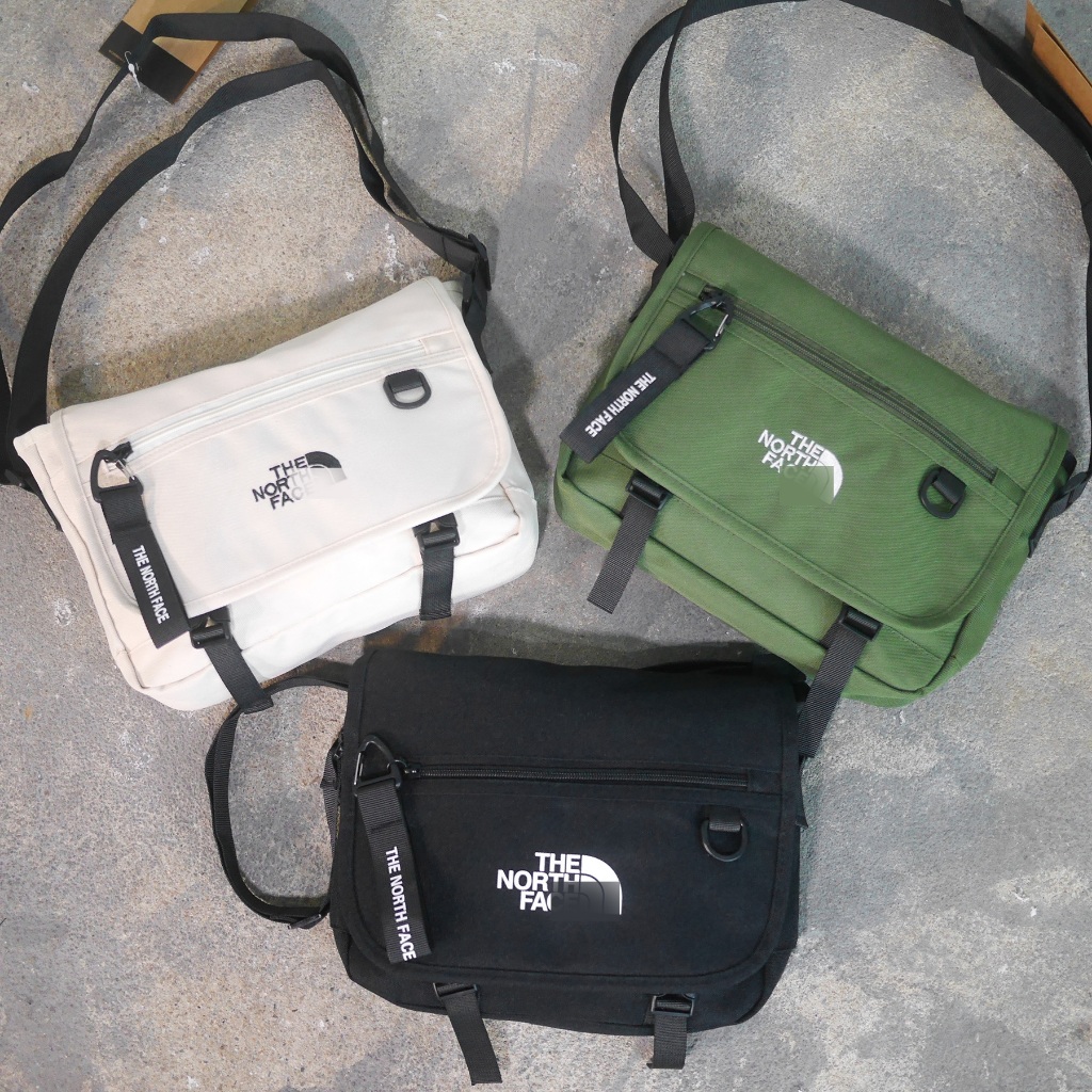 TNF Messenger bag ไซส์กลาง ใส่ไอแพด ขนาดไม่เล็กไม่ใหญ่เกินไป ปักโลโก้ ใส่ไอแพดได้