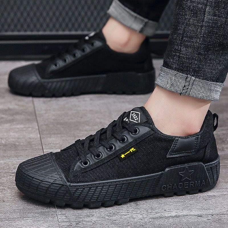 Kicks  รองเท้าผ้าใบดีไซน์เรียบแต่เท่ ผสมผสานวัสดุทนทาน ปลายกันกระแทก ปกป้องนิ้วเท้า ส่งตรงจากไทย มี 2 เสียง
