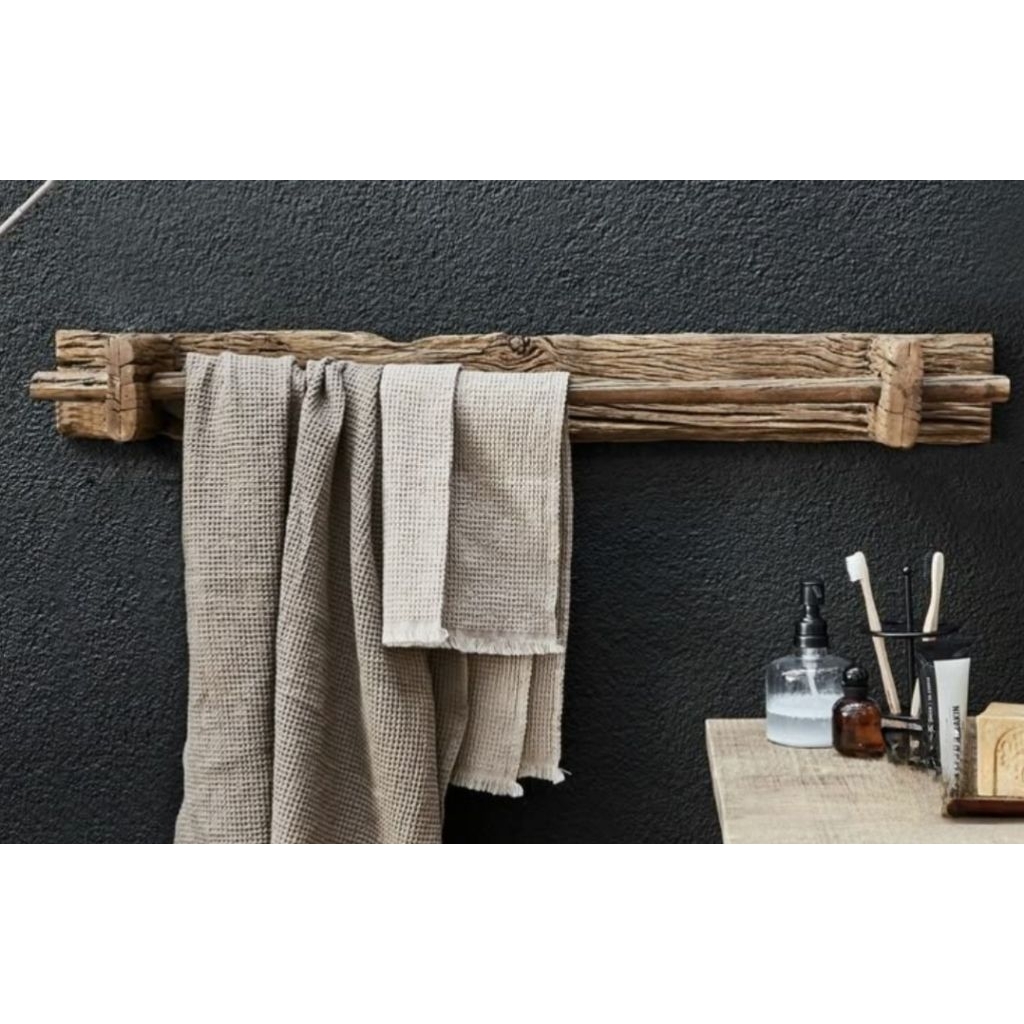 Bathroom wall hangers