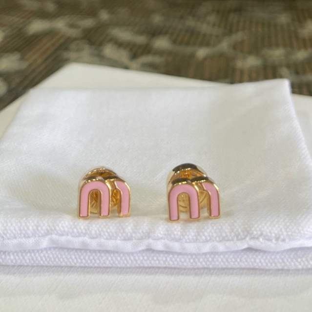 ❌SALE❌ต่างหูชมพูอักษร M 💕PINK EARRINGs