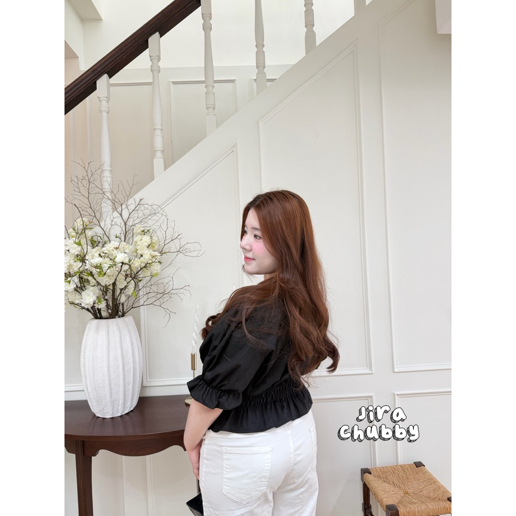 (ถูกสุด/ส่งด่วน!⚡️) A52(JR) เสื้อสีดำแขนตุ๊กตาแต่งระบายช่วงอก มีโบว์ผูกจั๊มเอว สาวอวบไซส์ใหญ่ (อก38-50) ราคา ถูกที่สุด ดีลบีเคเค แกลเลอรีภาพที่ 5
