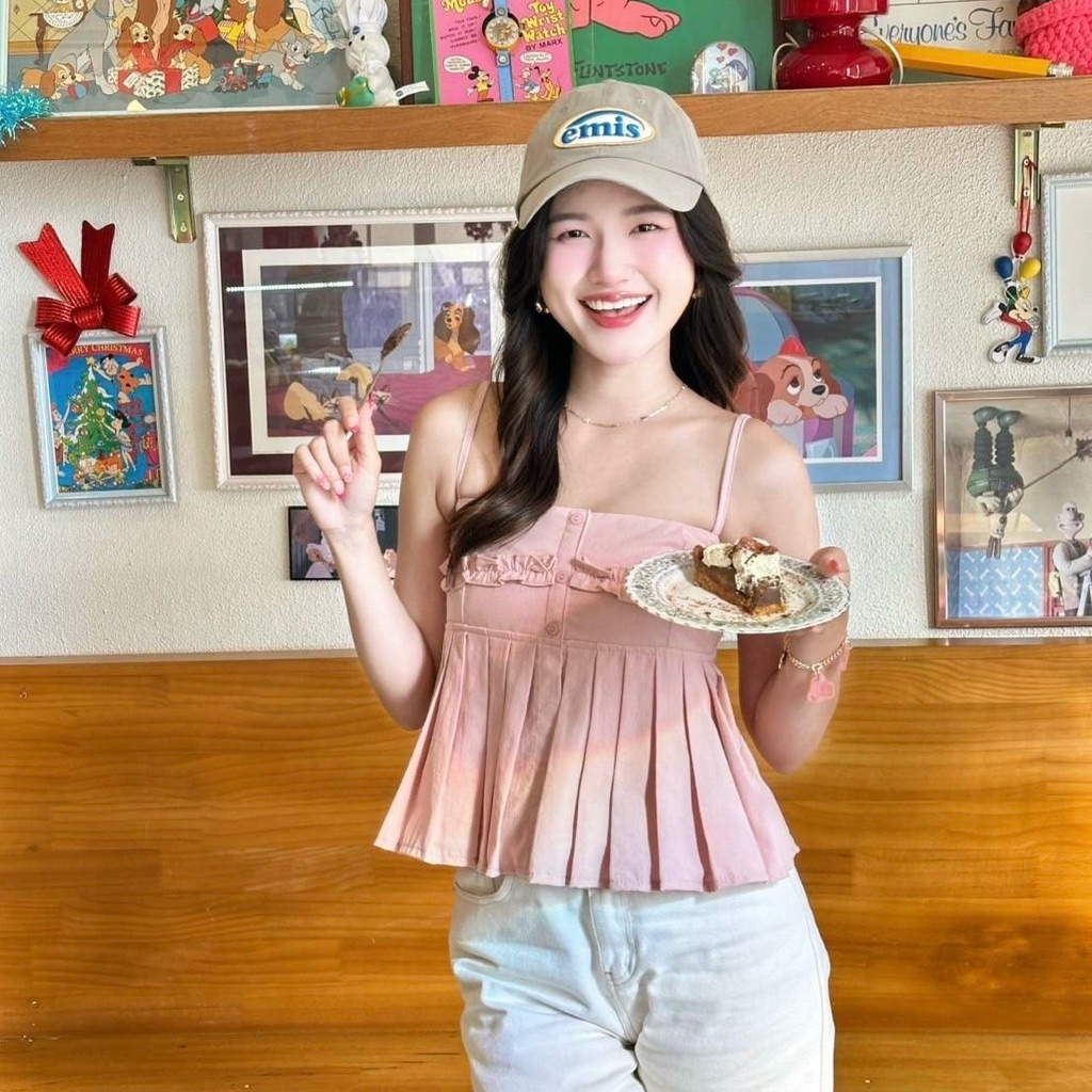 เสื้อสายเดี่ยว แต่งกระดุม ชายพับจีบ ผ่าหน้า ผ้าฝ้ายผสมลินิน