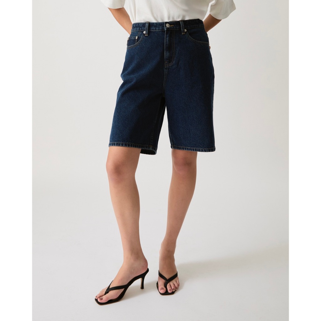 AMR DE SAISON ( AIMER ) - Bermuda Denim Shorts กางเกงยีนส์ ขาสั้น