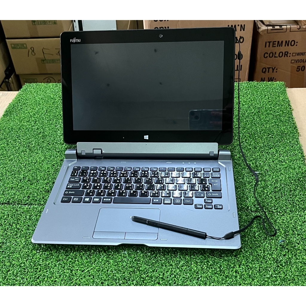 แท็บเล็ต2in1 Fujitsu ArrowsTab Q616/P cpu CoreM m3-6y30(RAM:4GB/SSD:128GB)มีคีย์บร์อดและปากกาตรงรุ่น