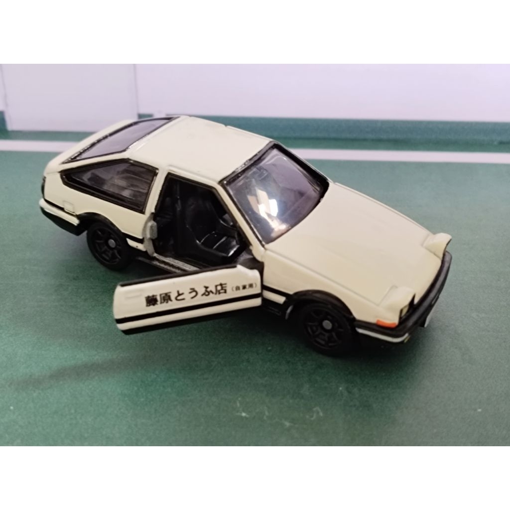 Tomy #Toyuta AE86 (1/61)Intital D รถส่งเต้าหู้ฝากระโปรง สีขาว งานเก่าหายาก#รถแท้#ไม่มีกล่อง#หาย#สภาพ