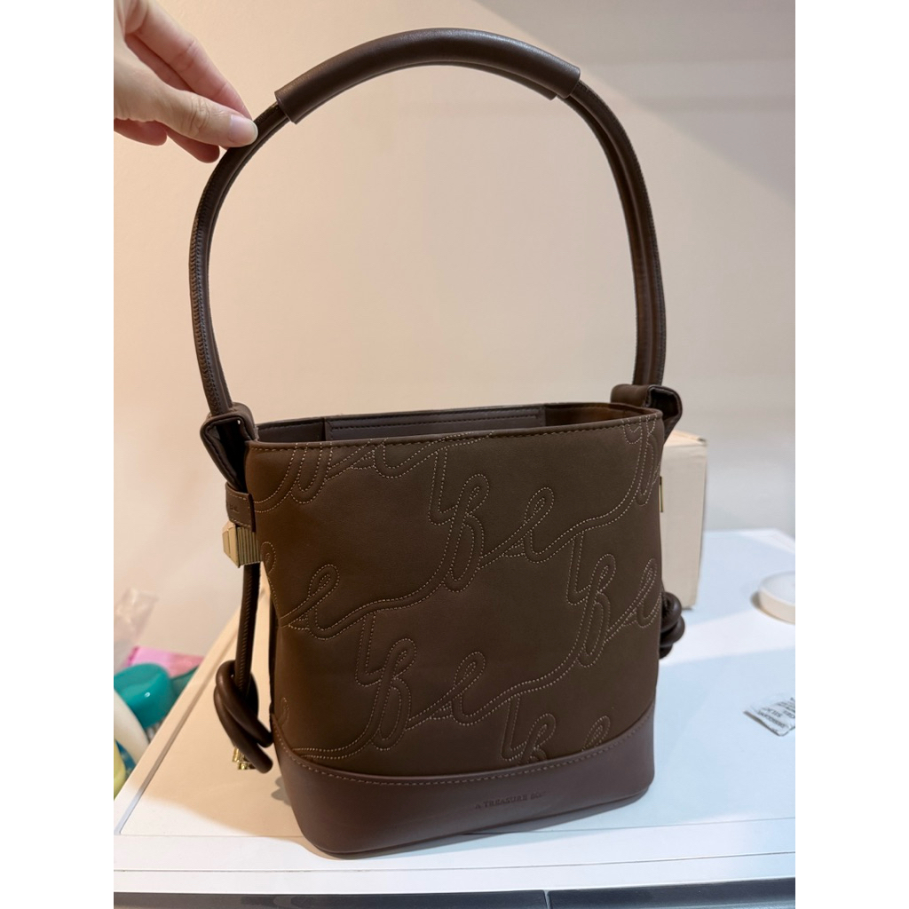 atreasurebox  MOCHA MOUSSE ALL DAY TREASURE BOX