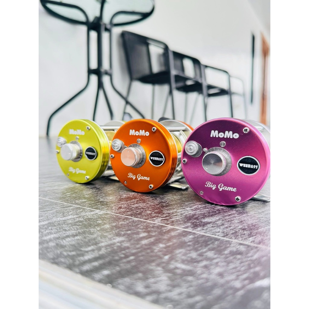 รอก WEEBASS MOMO BIG GAME 4+1BB รอบ5.3:1 เบรค9.5kg. น้ำหนัก290g. สาย 0.32-290เมตร สีตามภาพ มีทั้งซ้า