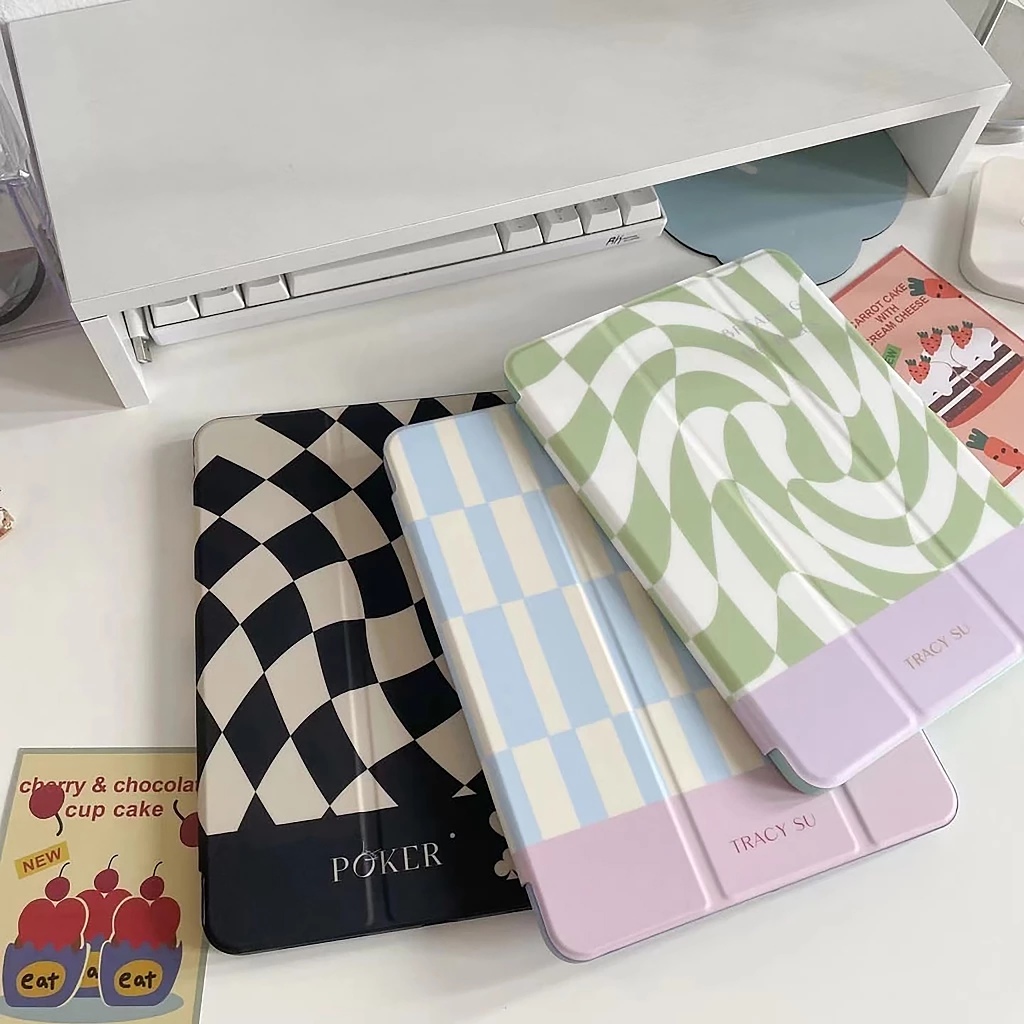 ✨ส่ง24ชม✨เคส iPad Gen10 Gen11 Air6 11/13 ที่ใส่ปากกา ลายตารางหมากรุก เคสไอแพดAir7 Air8 11 Gen12 2026
