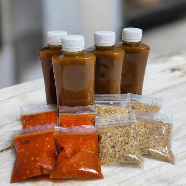 ชุดน้ำจิ้ม แผ่นแป้ง สำหรับแหนมเนือง รสเด็ด เจ้าดังเมืองอุดร ขวดขนาด200 ml