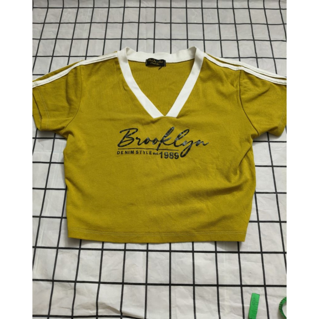 เสื้อครอปสีเหลือง ป้าย MA DEE SHOP