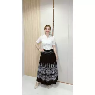 กระโปรงจีบ กระโปรง ผ้าถุง ฟรีไซด์ ผ้าฝ้ายหมักโคลน เย็บสำเร็จ นุ่ม ลายสวย คมชัด เอวยางยืด เอว27-38สะโพก40ยาว 36 นิ้ว ไทย