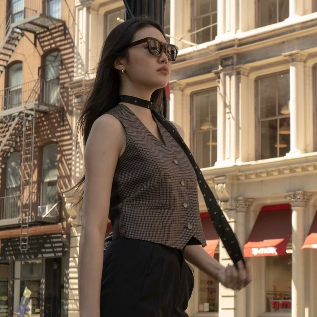 used once virginx vest สี whiskey