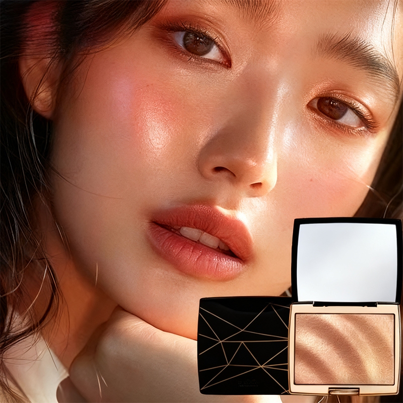 เหมาะสำหรับผู้หญิงทุกคน ไฮไลท์หน้าเงา ผิวโกลว์ หน้าเรียว มีมิติ ให้สัมผัสที่นุ่มละมุน มี 3 สีให้เลือก จัดส่งในวันเดีย