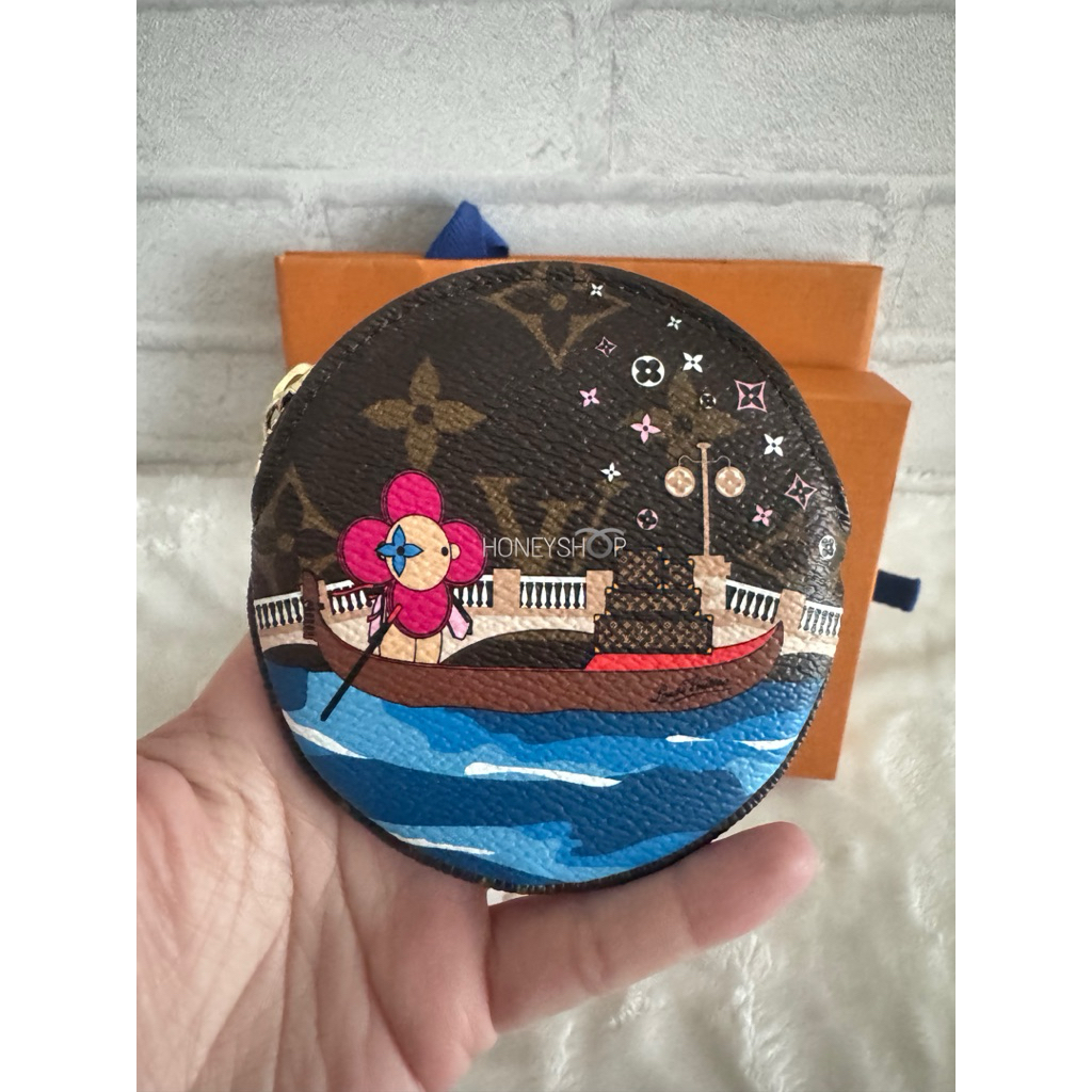 #พร้อมส่ง New lv coin limited dc19