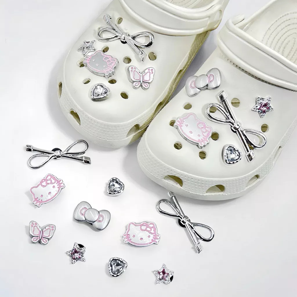 10 ชิ้น เช๊ตการ์ตูน ตุ๊กตา  ร้านไทย#จิบบิท#ติดรองเท้า#กระเป๋า#DIY น่ารัก อุปกรณ์เสริม