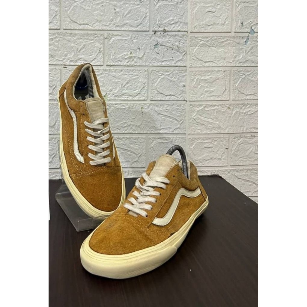 รองเท้าผ้าใบหนังกลับ VANS 26 cm.