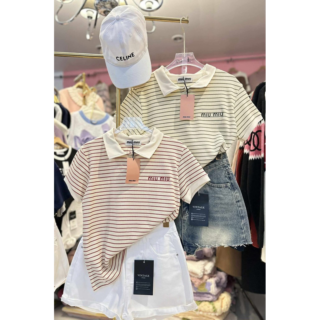 เสื้อยืด แขนสั้นปัก miumiu / กระโปรงยีนส์ สีเข้ม มีซับกางเกงด้านใน