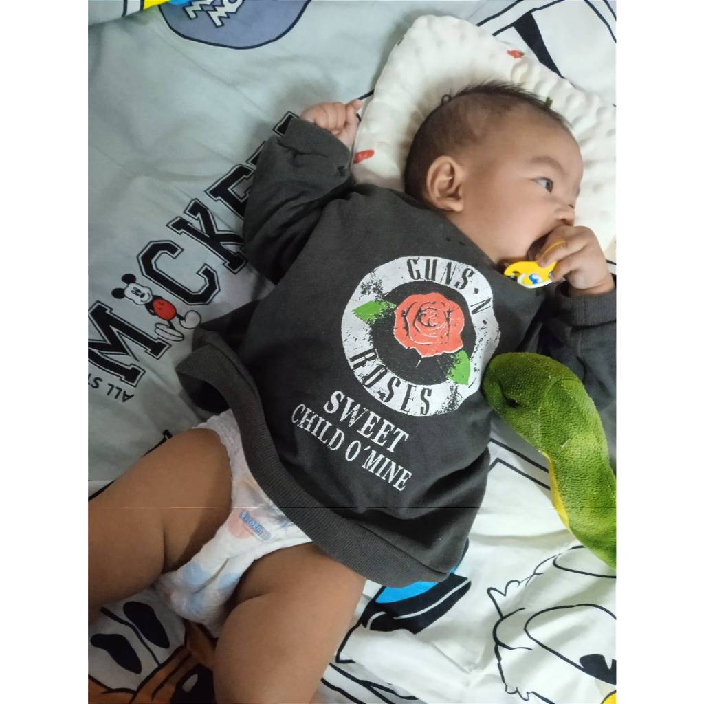 เสื้อเด็กแขนยาว Guns N' Roses  h&m sweet child o mine▫️Size : 9-12 m   อย่างสวย