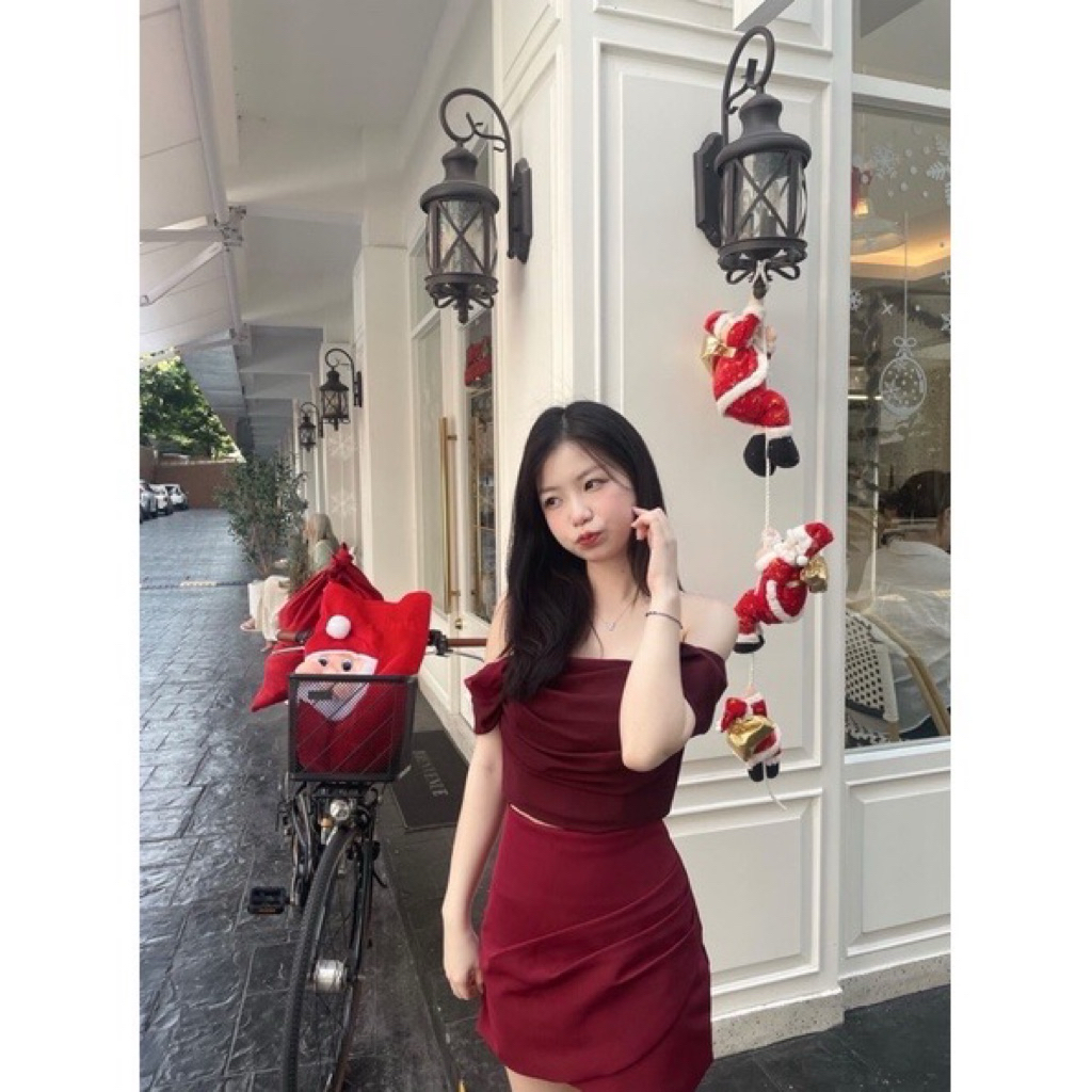 Belle femme - Red wine🍷🦢🌷เสื้อปาดไหล่ กับกระโปรงสไตร์ลูกคุณหนู สีชุดจริงรูปสุดท้ายค่ะ🌷B-RED - M