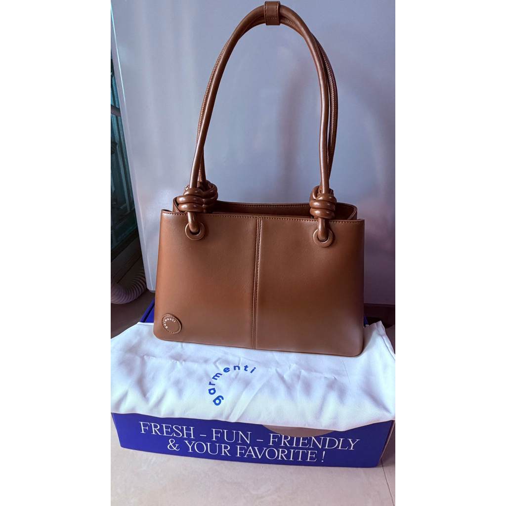 GARMENTI - CARRY ALL COLLECTION Medium Garmenti Bags สี Dark Choco