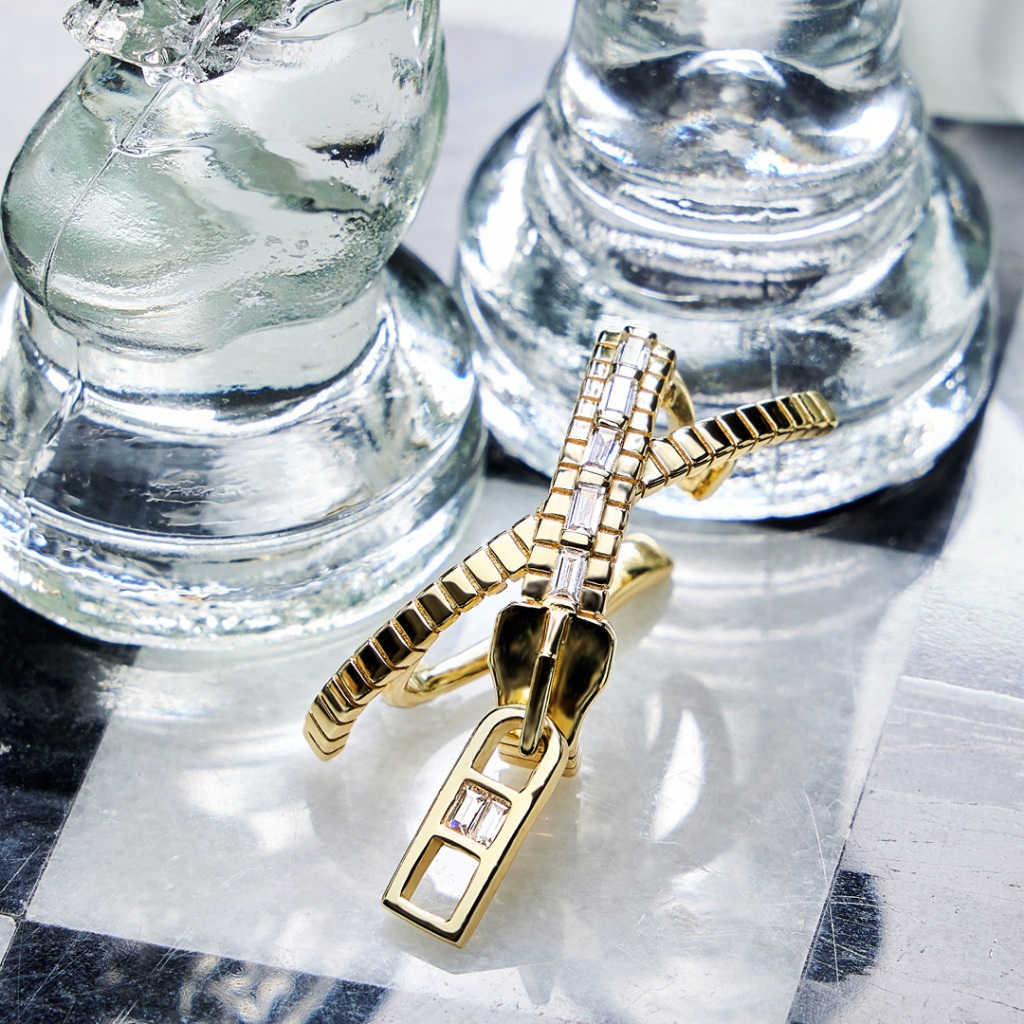 SWAN - ZIP ME Ear Cuff เอียคัพเงินแท้ ฝังเพชร CZ ดีไซน์โมเดิร์น เรียบหรู เพิ่มสไตล์ให้หูคุณ
