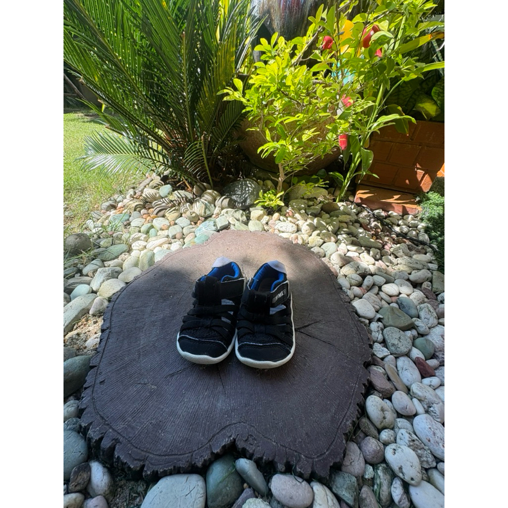 รองเท้าผ้าใบเด็ก แบรนด์ IFME มือสอง