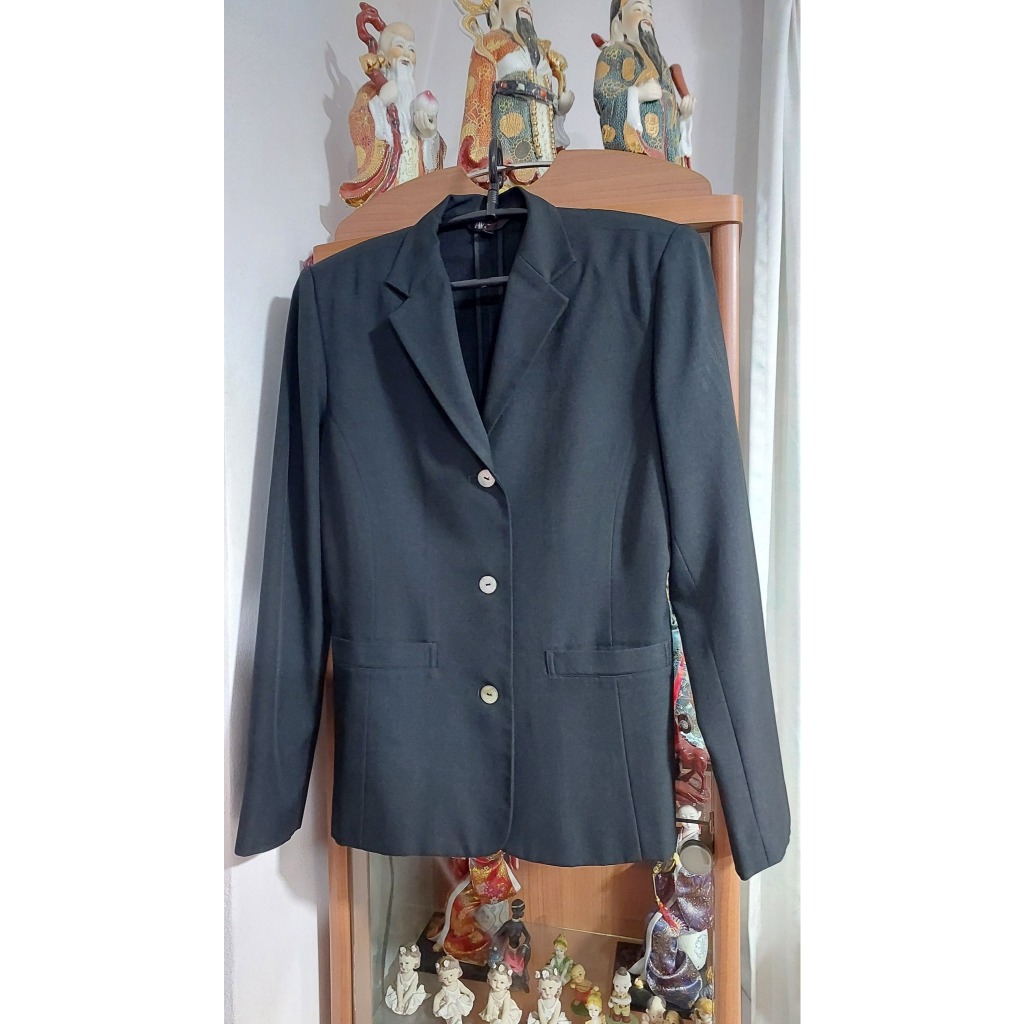 "AIIZ" เสื้อสูทสีดำผู้หญิง