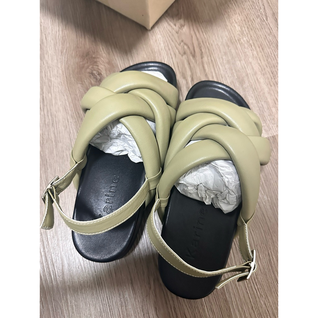 KARINE รองเท้ารุ่น Dada Pillow Slingback Shoes ส่งต่อ
