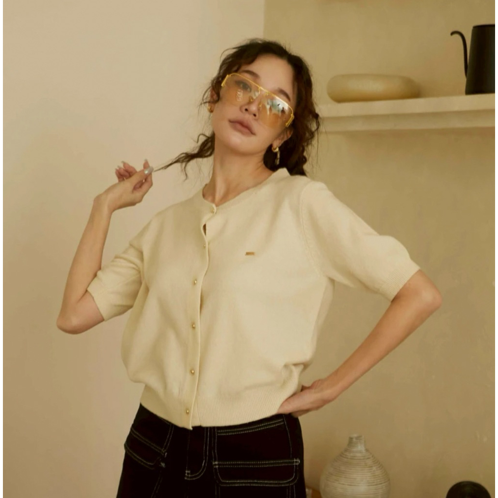 พร้อมส่ง Menar studio เสื้อไหมพรมแขนสั้น สีครีม