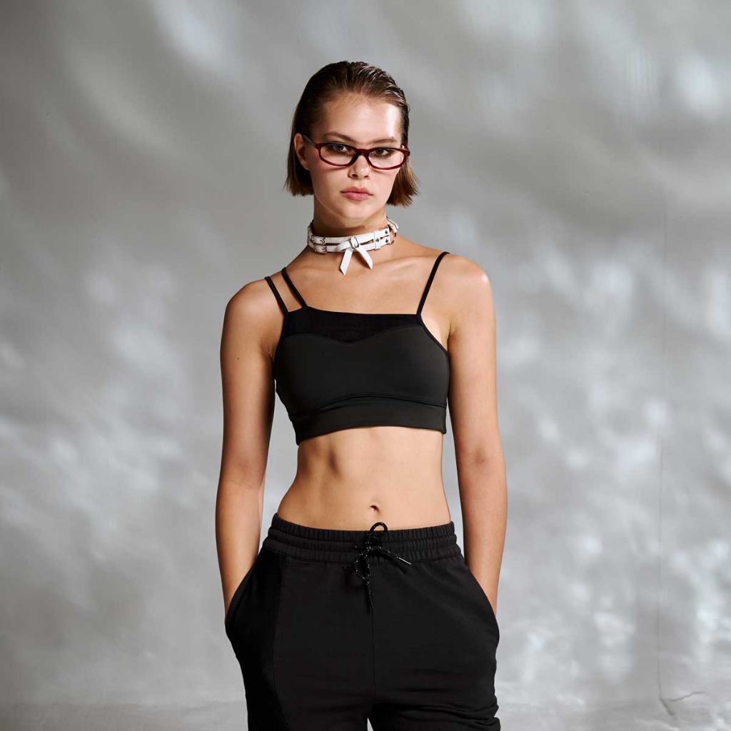 UNBOUND ASYNC LINE STRAP SPORT BRA > BLACK สปอร์ตบราสีดำ — صورة 5