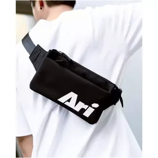 ARI ESSENTIAL BACKPACK - BLACK กระเป๋า เป้ อาริ ESSENTIAL BACKPACK สีดำ