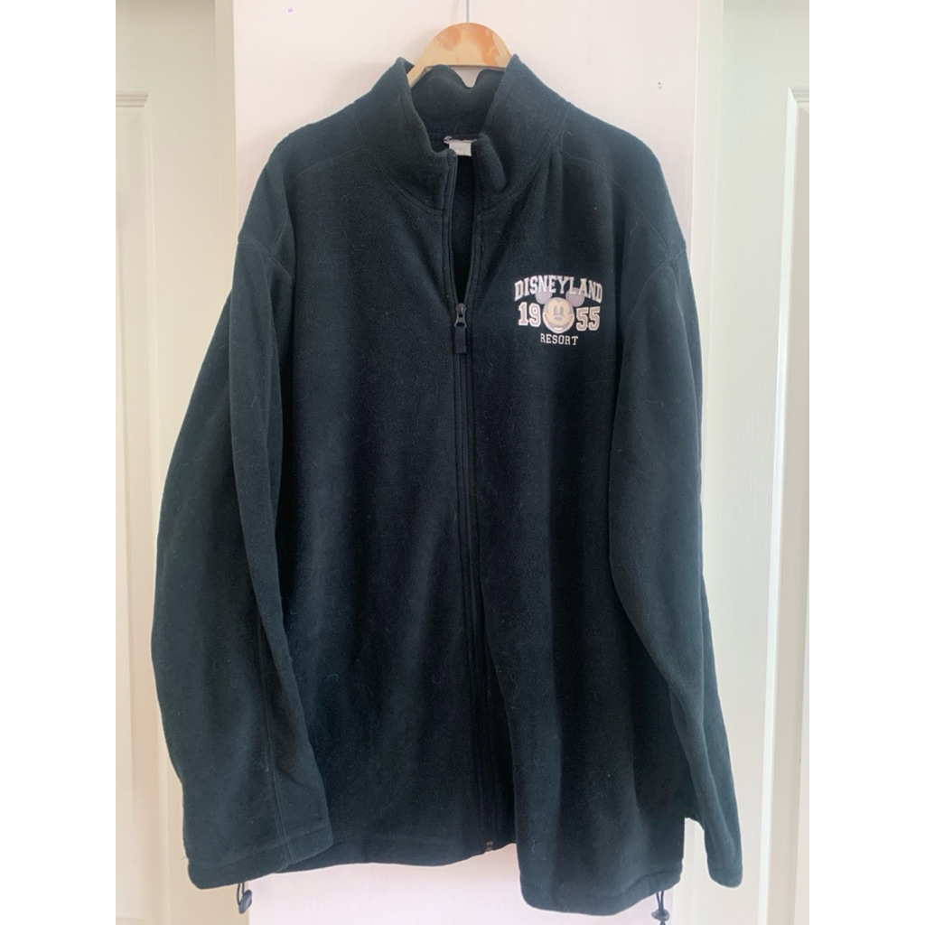 เสื้อ sweater   Disneyland  ตัดป้าย ของผู้ชาย มือสอง